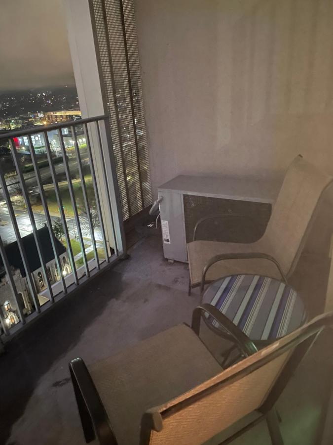 Luxurious 1Br Uptown Highrise/ Balcony With City View! Charlotte Esterno foto
